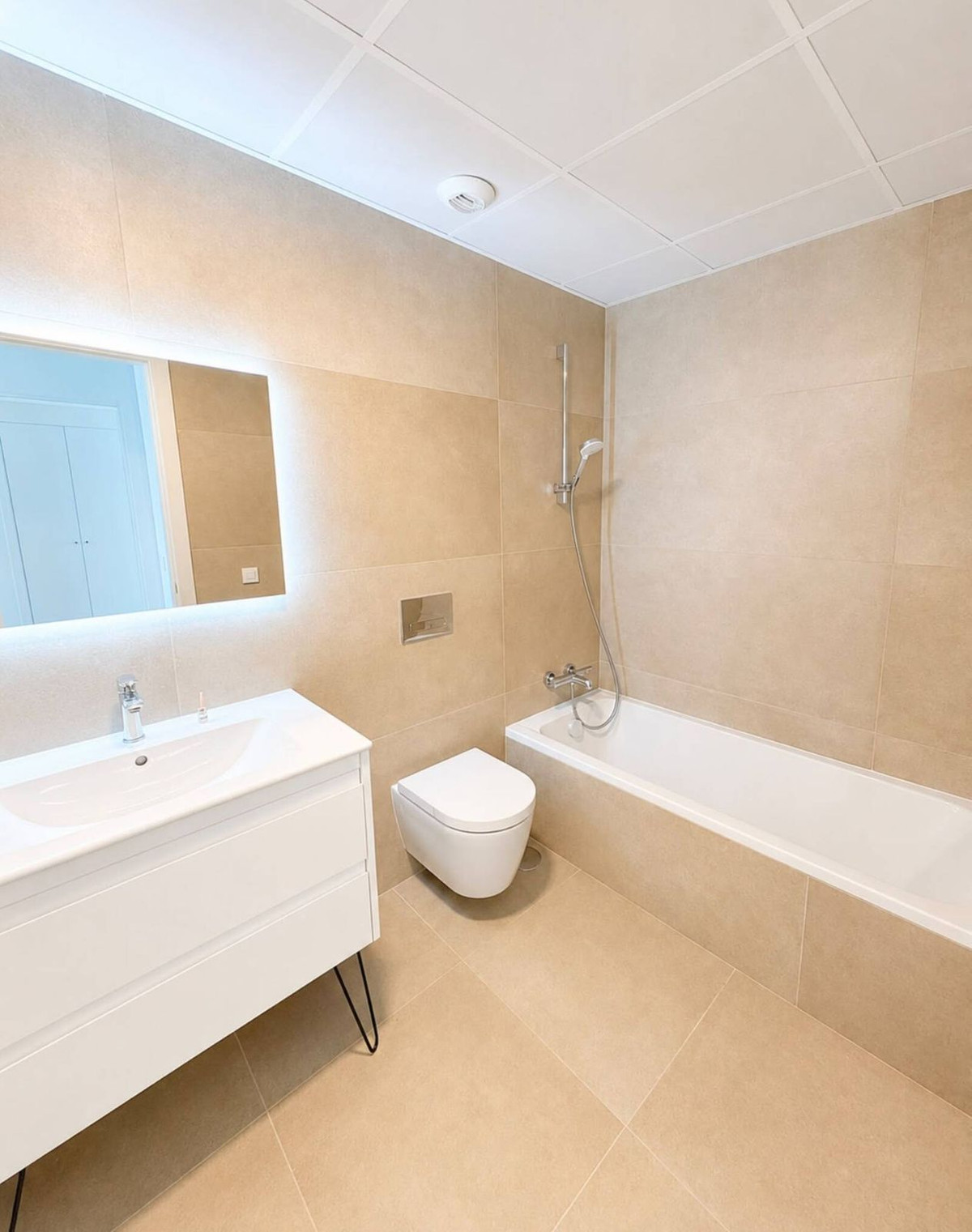 2 Bed Apartment for sale in Torremolinos Costa Del Sol, Málaga, Spain