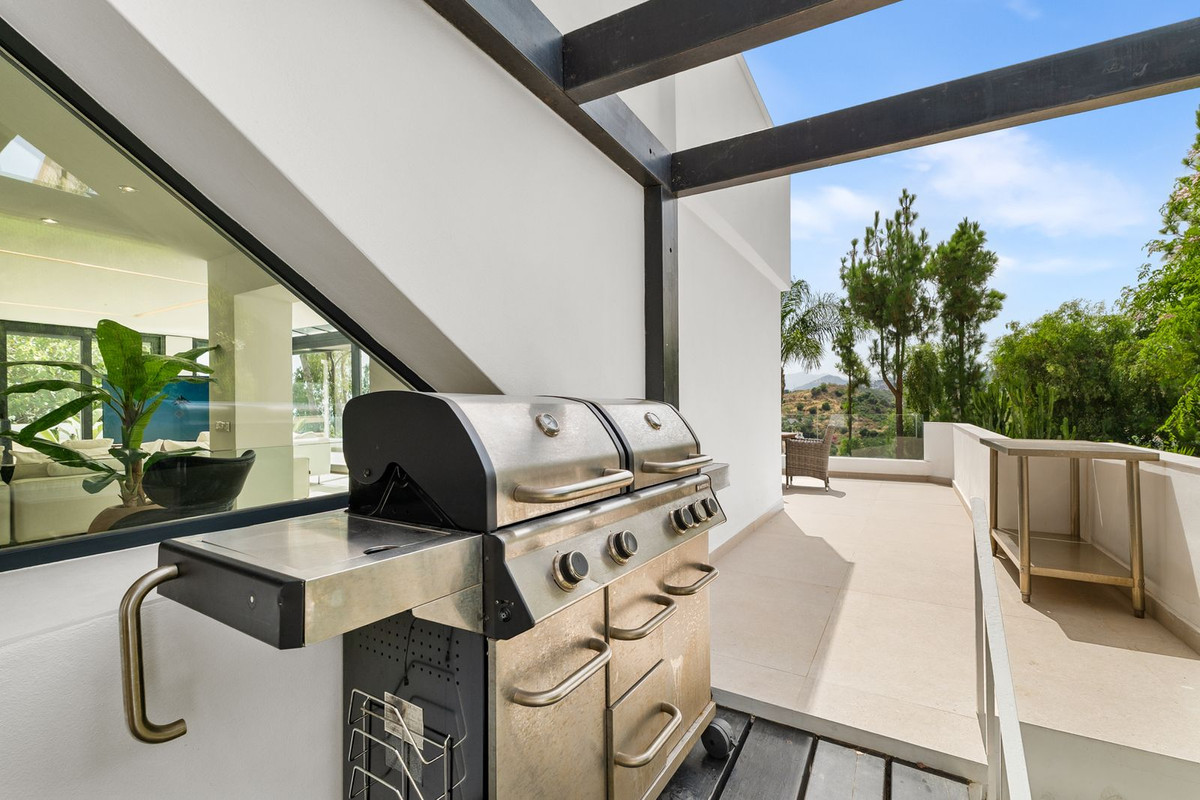 4 Bed Townhouse for sale in Nueva Andalucía Costa Del Sol, Málaga, Spain