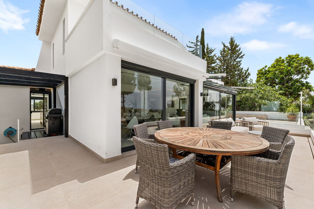 4 Bed Townhouse for sale in Nueva Andalucía Costa Del Sol, Málaga, Spain