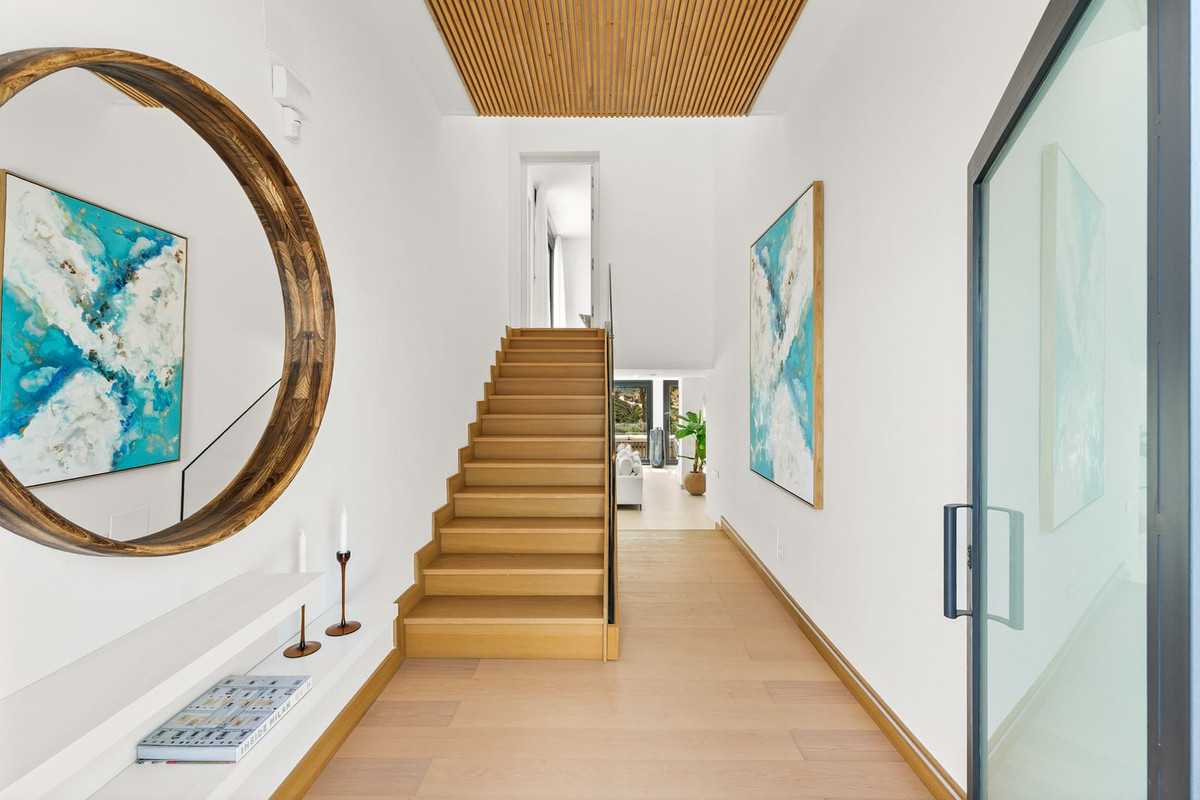 4 Bed Townhouse for sale in Nueva Andalucía Costa Del Sol, Málaga, Spain