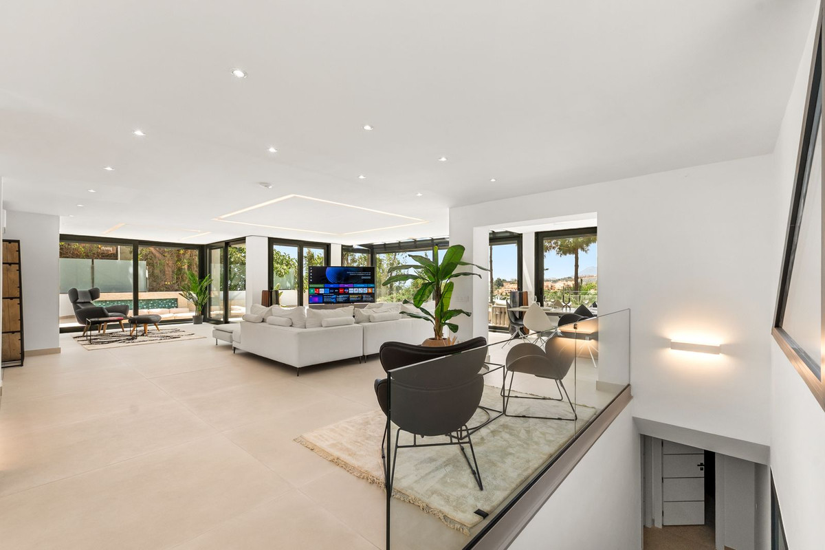 4 Bed Townhouse for sale in Nueva Andalucía Costa Del Sol, Málaga, Spain