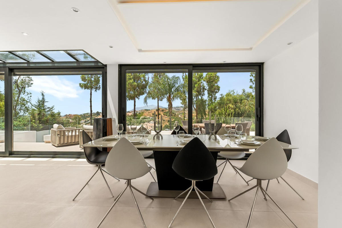 4 Bed Townhouse for sale in Nueva Andalucía Costa Del Sol, Málaga, Spain