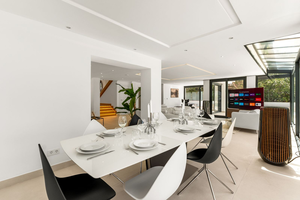 4 Bed Townhouse for sale in Nueva Andalucía Costa Del Sol, Málaga, Spain