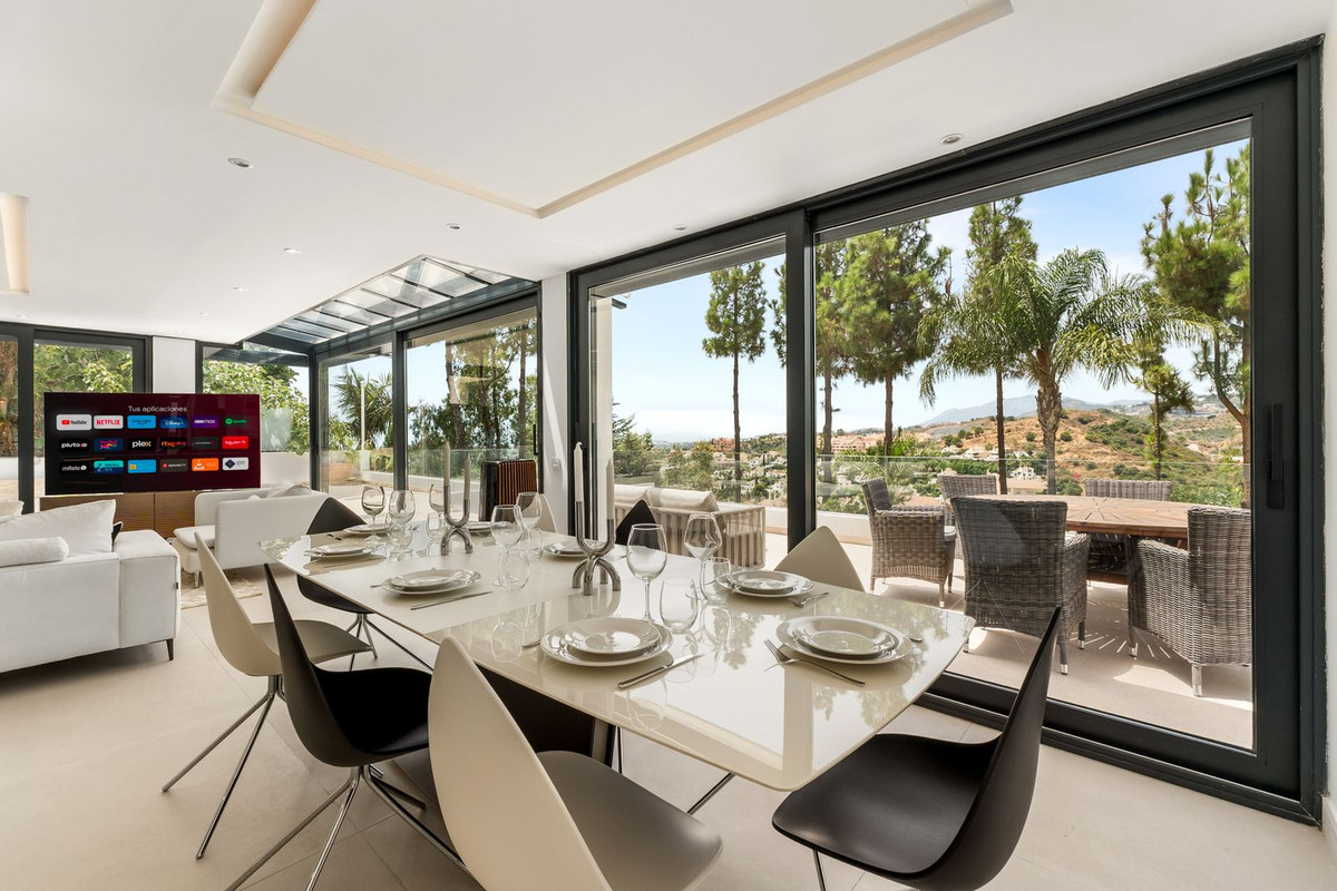 4 Bed Townhouse for sale in Nueva Andalucía Costa Del Sol, Málaga, Spain