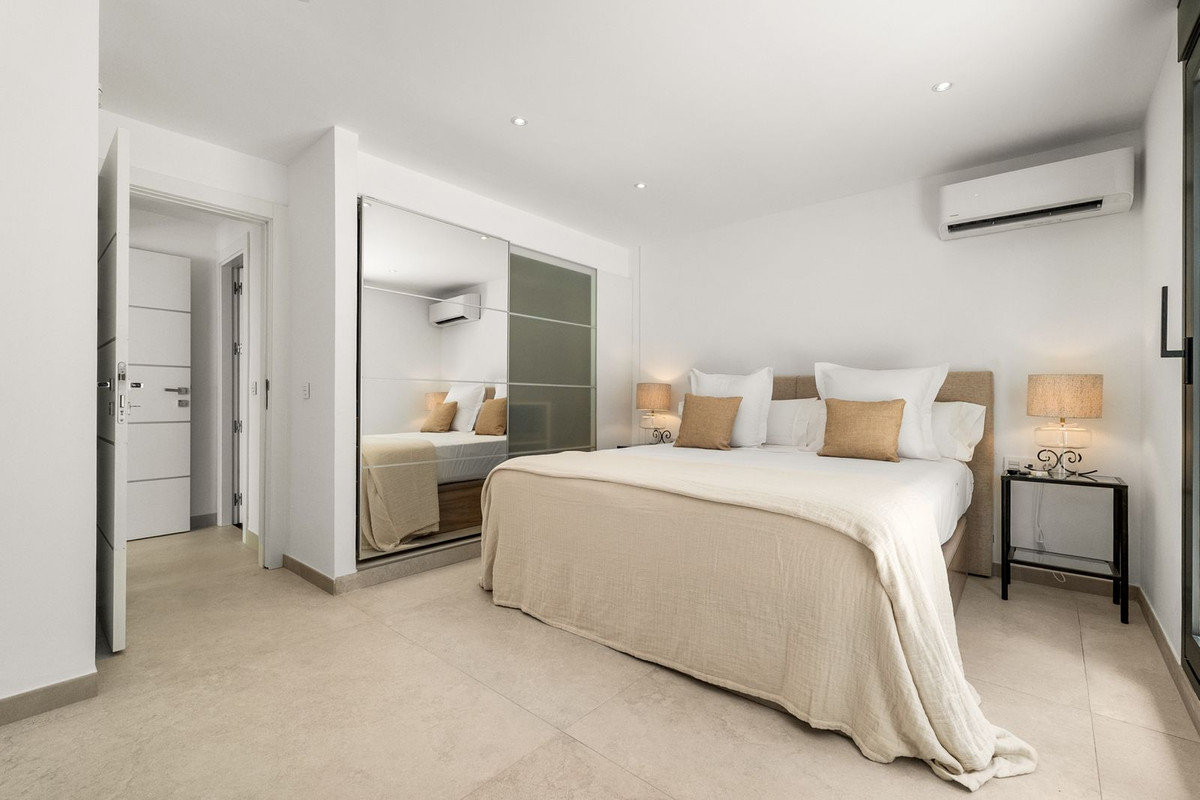 4 Bed Townhouse for sale in Nueva Andalucía Costa Del Sol, Málaga, Spain