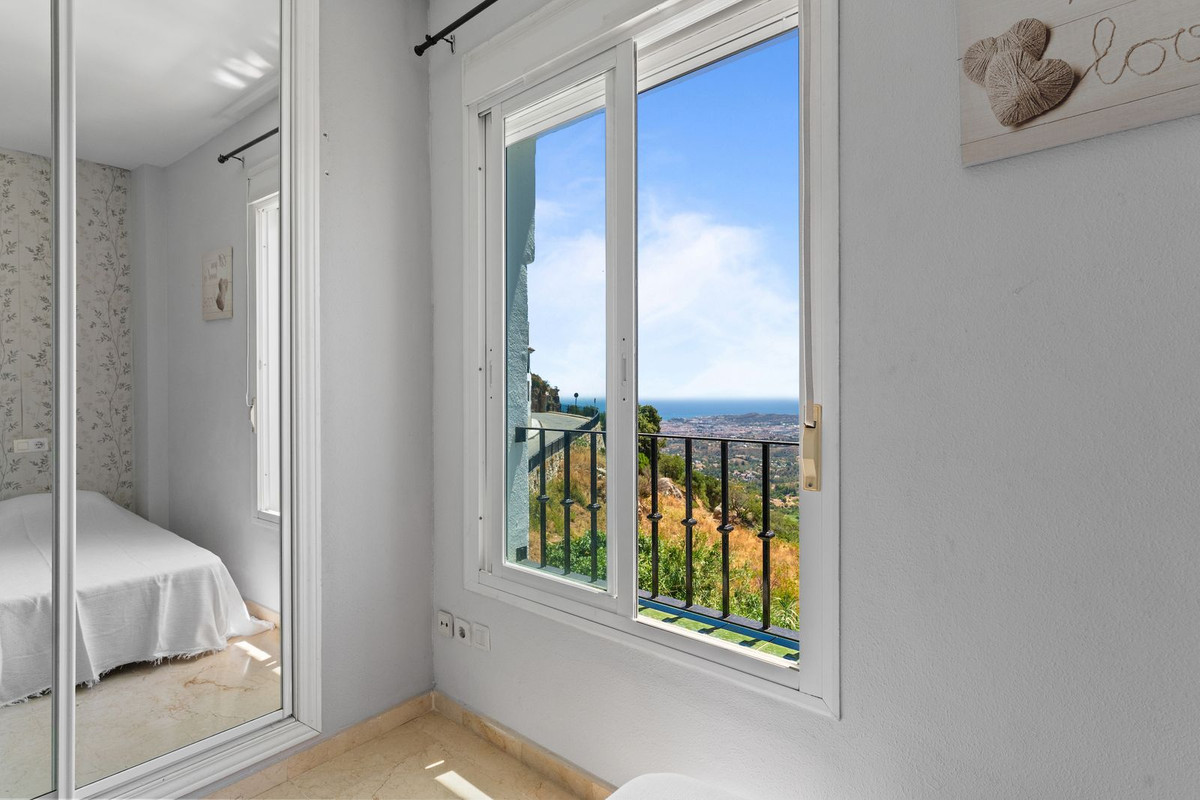 2 Bed Apartment for sale in Mijas Costa Del Sol, Málaga, Spain