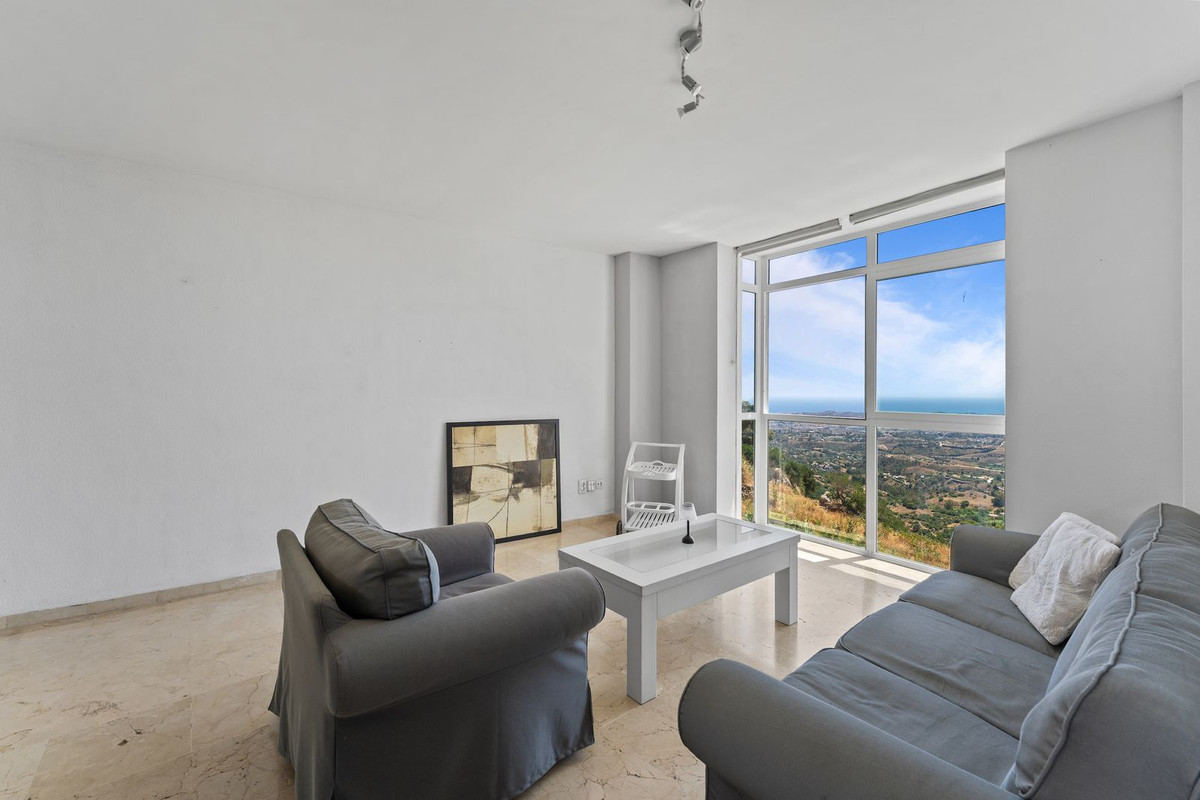2 Bed Apartment for sale in Mijas Costa Del Sol, Málaga, Spain