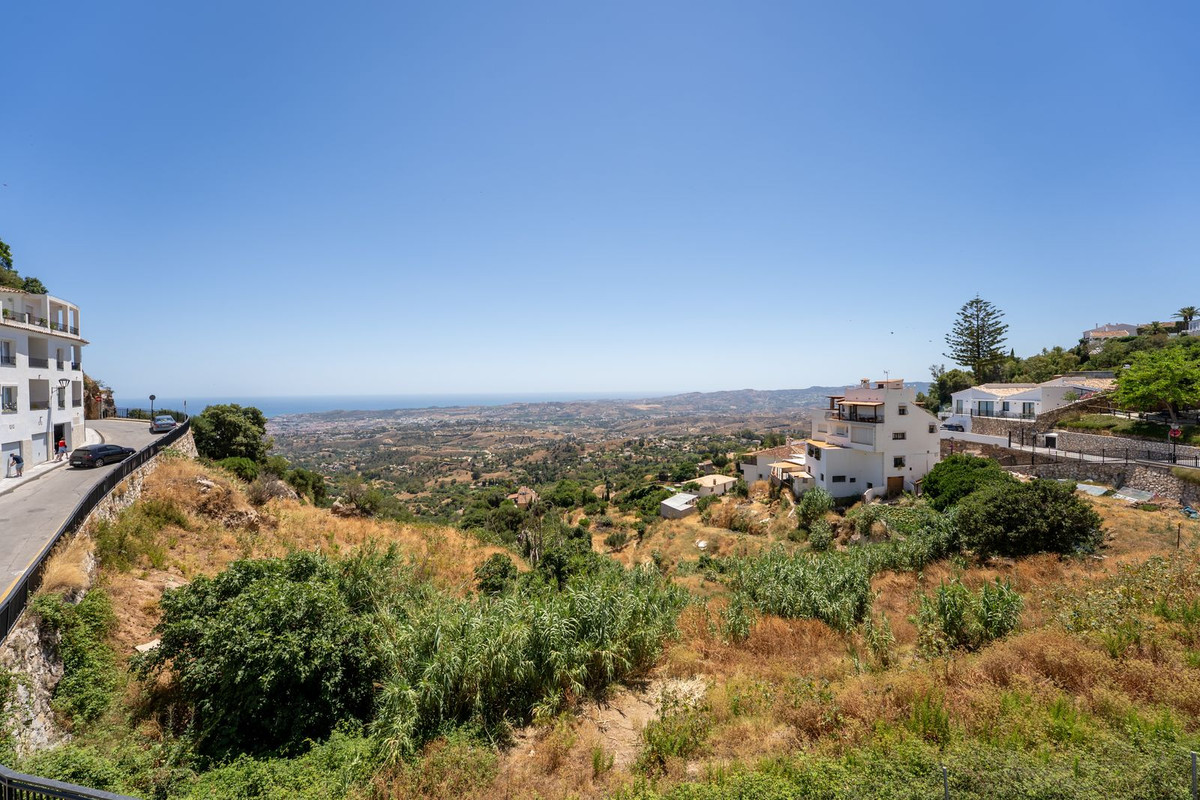 2 Bed Apartment for sale in Mijas Costa Del Sol, Málaga, Spain