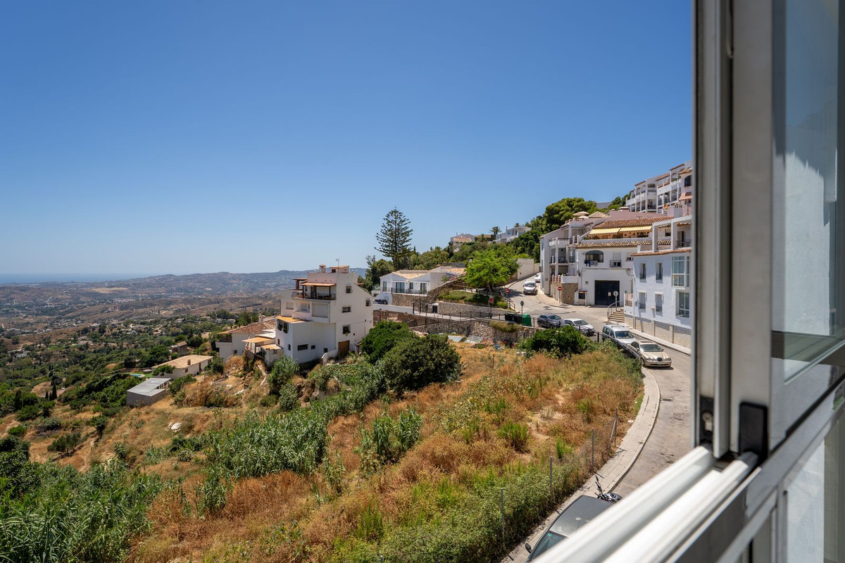 2 Bed Apartment for sale in Mijas Costa Del Sol, Málaga, Spain