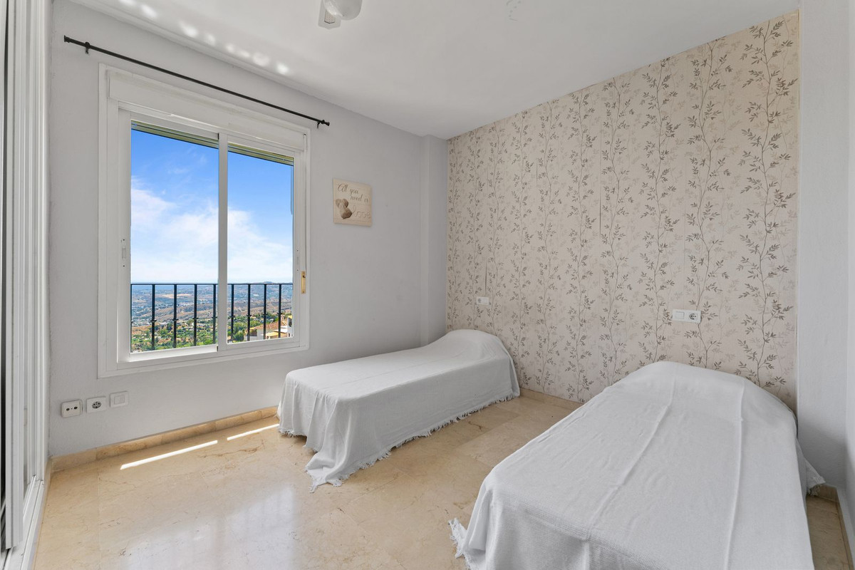 2 Bed Apartment for sale in Mijas Costa Del Sol, Málaga, Spain