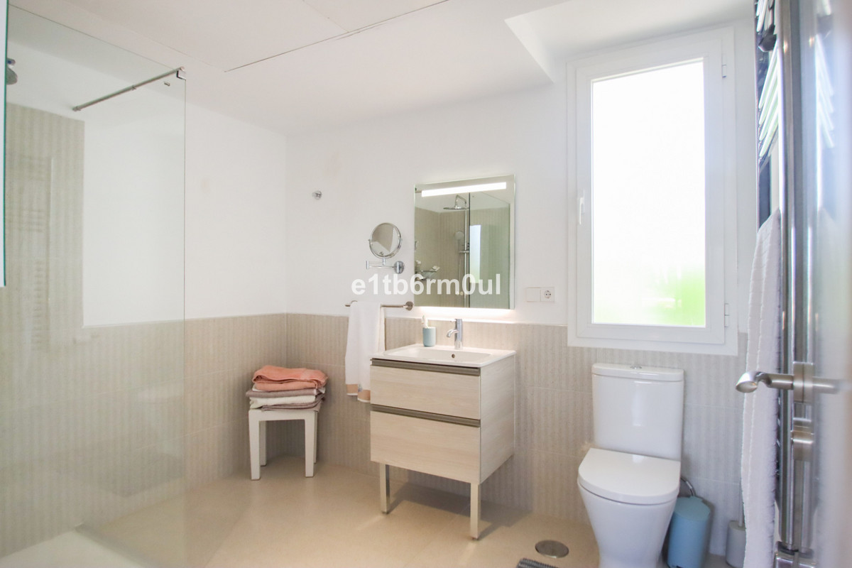 3 Bed Apartment for sale in Nagüeles Costa Del Sol, Málaga, Spain