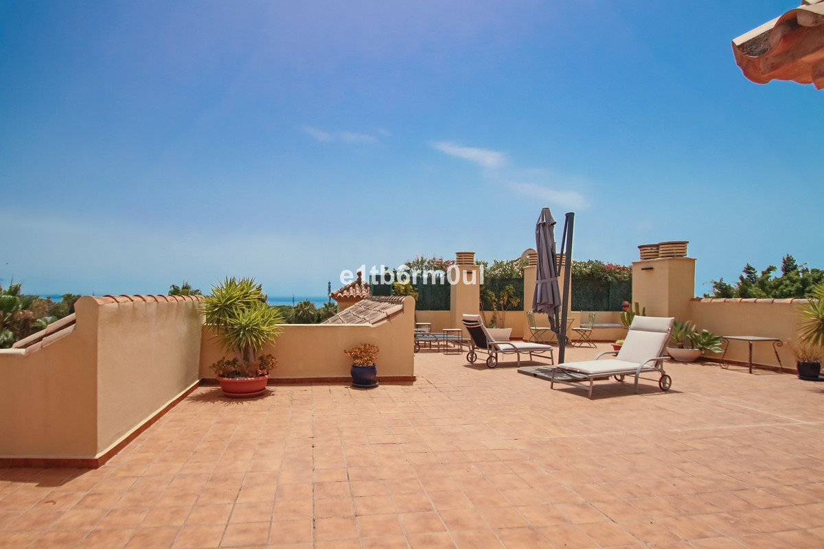 3 Bed Apartment for sale in Nagüeles Costa Del Sol, Málaga, Spain