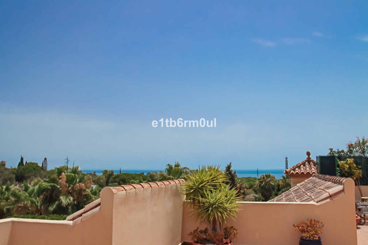 3 Bed Apartment for sale in Nagüeles Costa Del Sol, Málaga, Spain