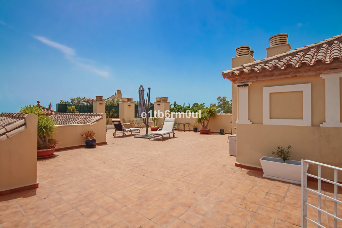 3 Bed Apartment for sale in Nagüeles Costa Del Sol, Málaga, Spain