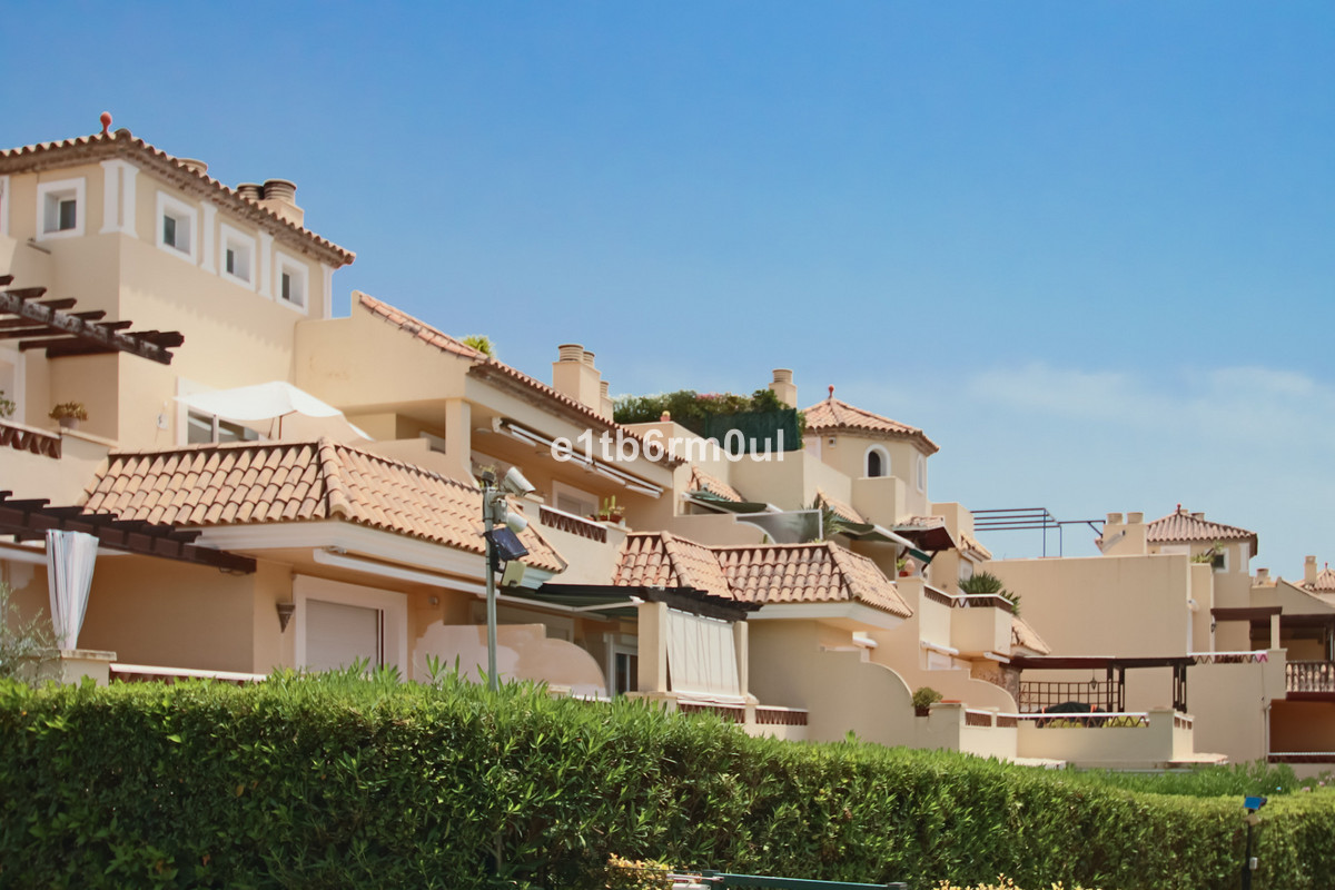 3 Bed Apartment for sale in Nagüeles Costa Del Sol, Málaga, Spain
