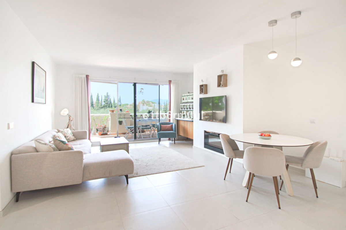 3 Bed Apartment for sale in Nagüeles Costa Del Sol, Málaga, Spain