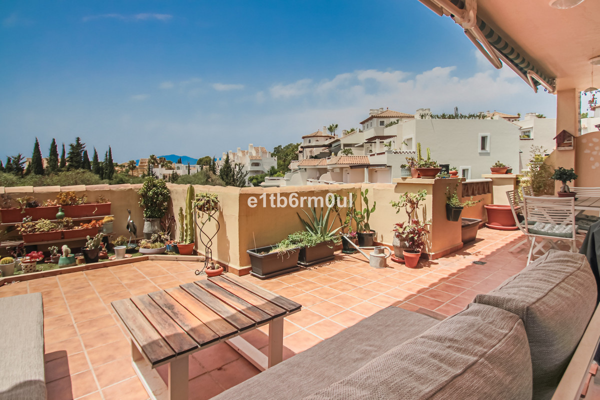 3 Bed Apartment for sale in Nagüeles Costa Del Sol, Málaga, Spain