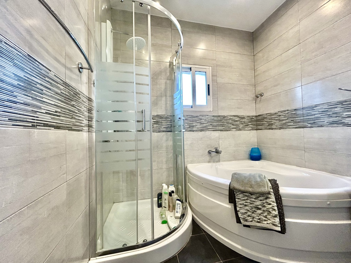 2 Bed Townhouse for sale in Villamartin Costa Blanca, Alicante, Spain