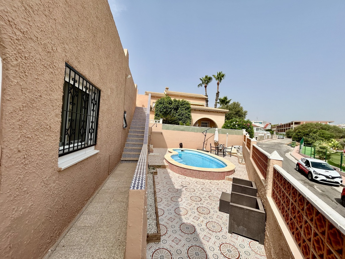 2 Bed Townhouse for sale in Villamartin Costa Blanca, Alicante, Spain