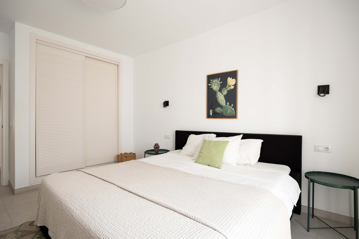 3 Bed Apartment for sale in Nueva Andalucía Costa Del Sol, Málaga, Spain