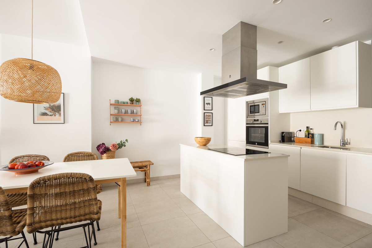3 Bed Apartment for sale in Nueva Andalucía Costa Del Sol, Málaga, Spain