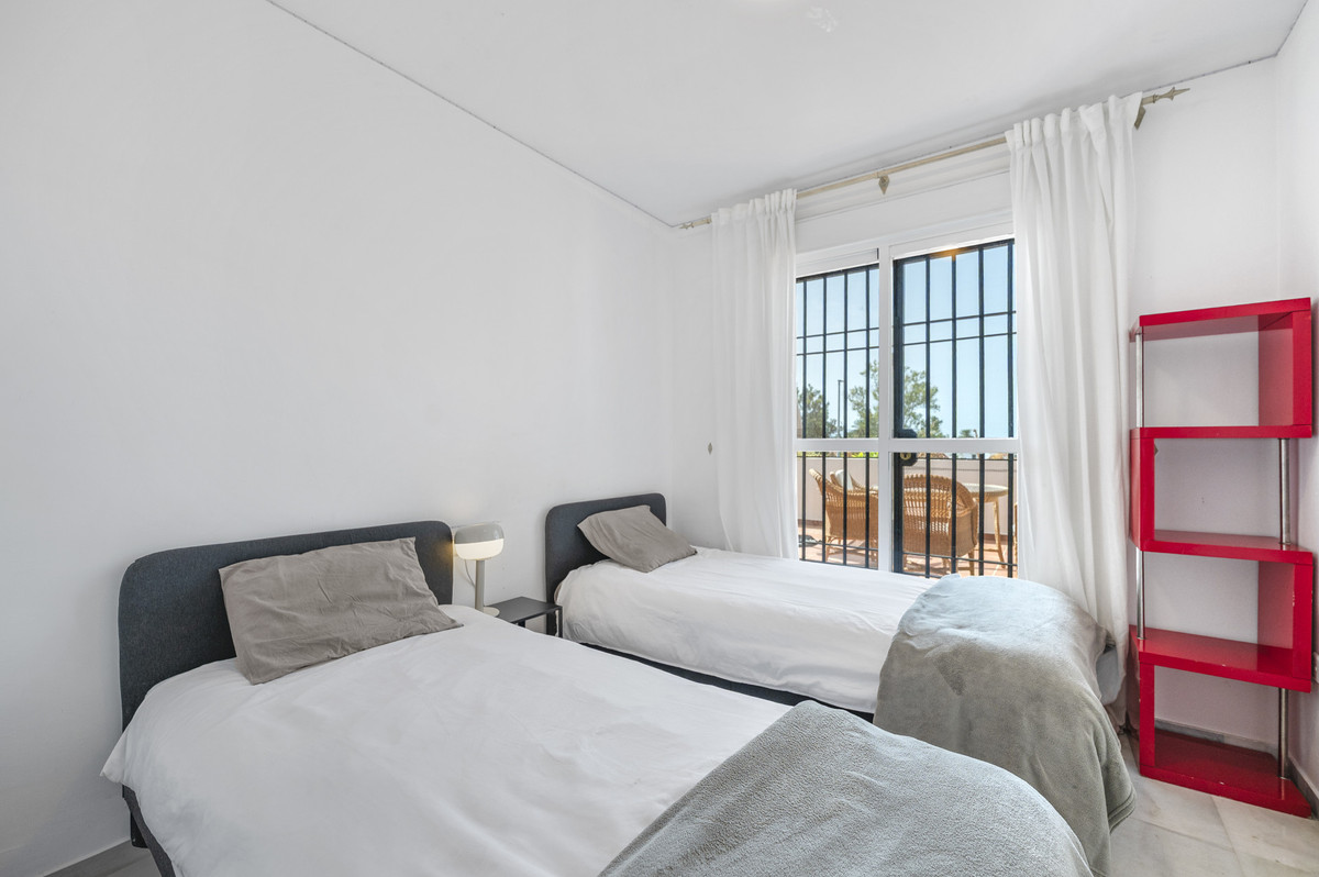 Se vende Apartamento Planta Media de 2 dormitorios en Costa Del Sol, Málaga, España