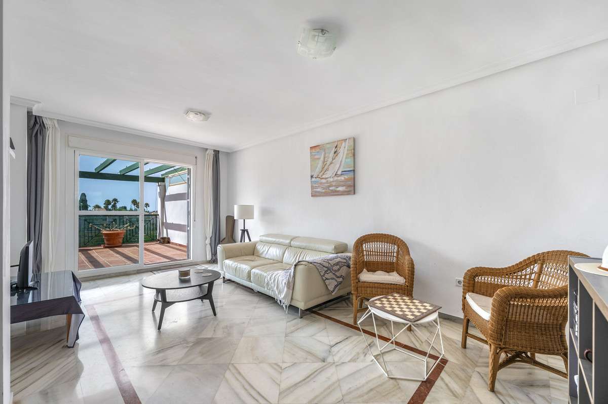 Se vende Apartamento Planta Media de 2 dormitorios en Costa Del Sol, Málaga, España