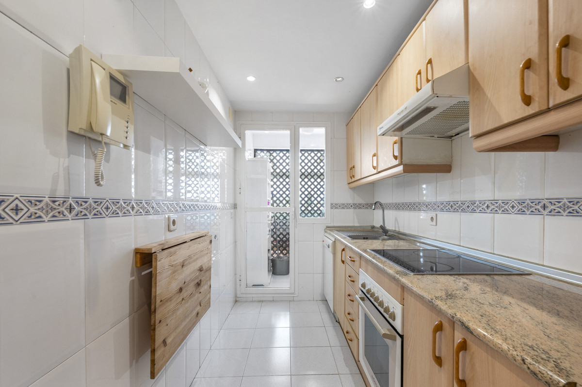 Se vende Apartamento Planta Media de 2 dormitorios en Costa Del Sol, Málaga, España