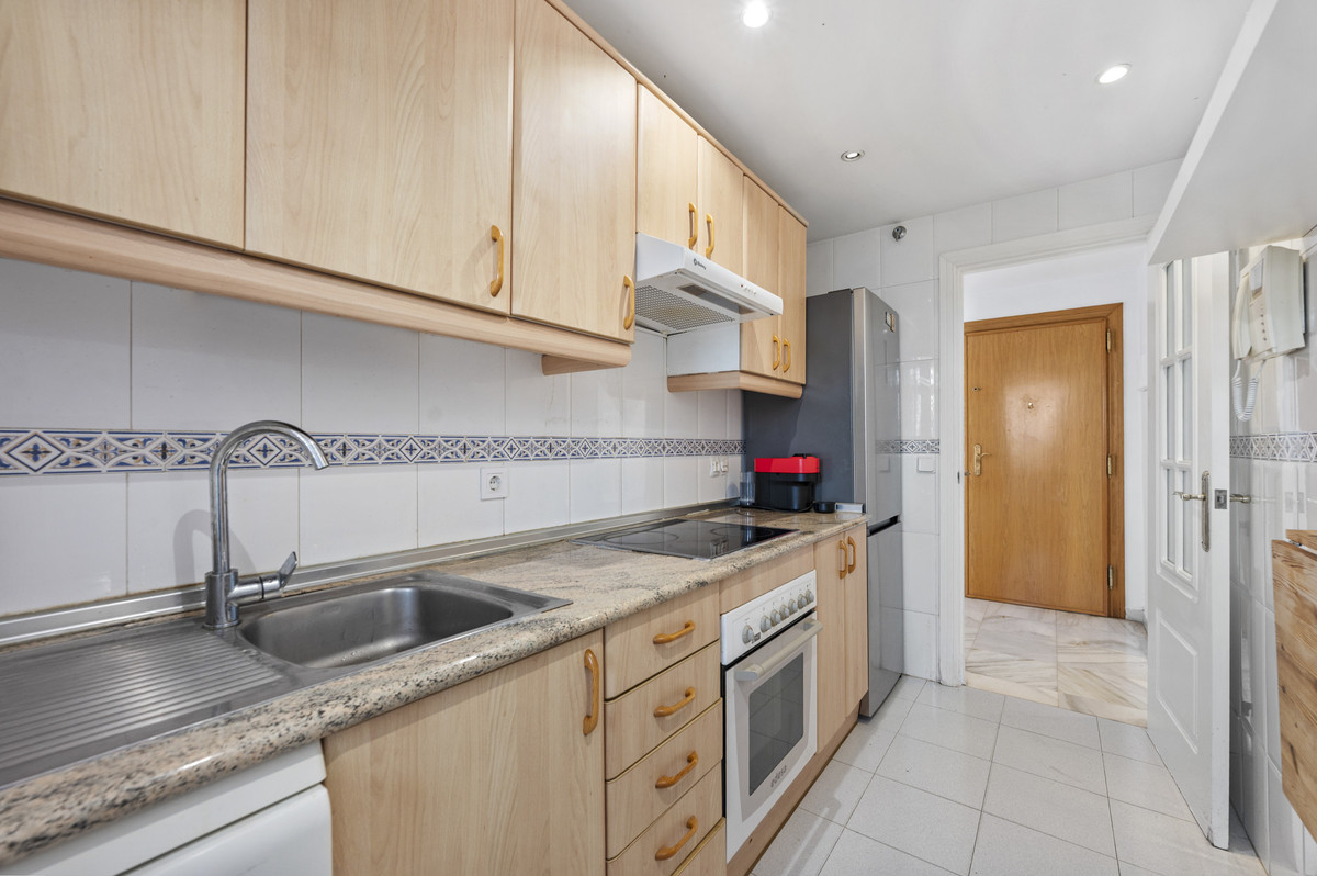 Se vende Apartamento Planta Media de 2 dormitorios en Costa Del Sol, Málaga, España