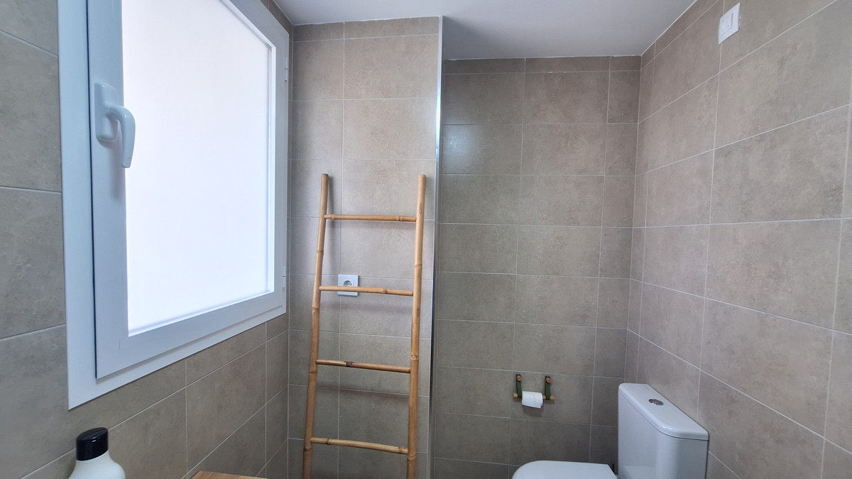 3 Bed Apartment for sale in Estepona Costa Del Sol, Málaga, Spain