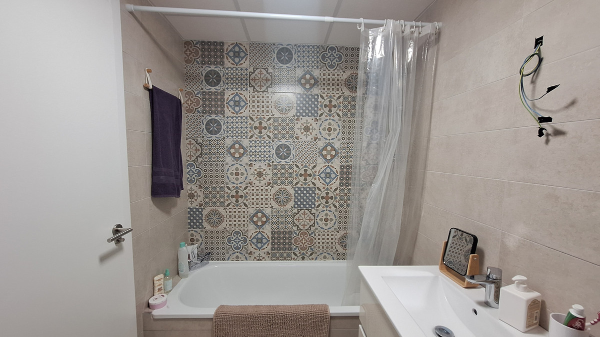 3 Bed Apartment for sale in Estepona Costa Del Sol, Málaga, Spain