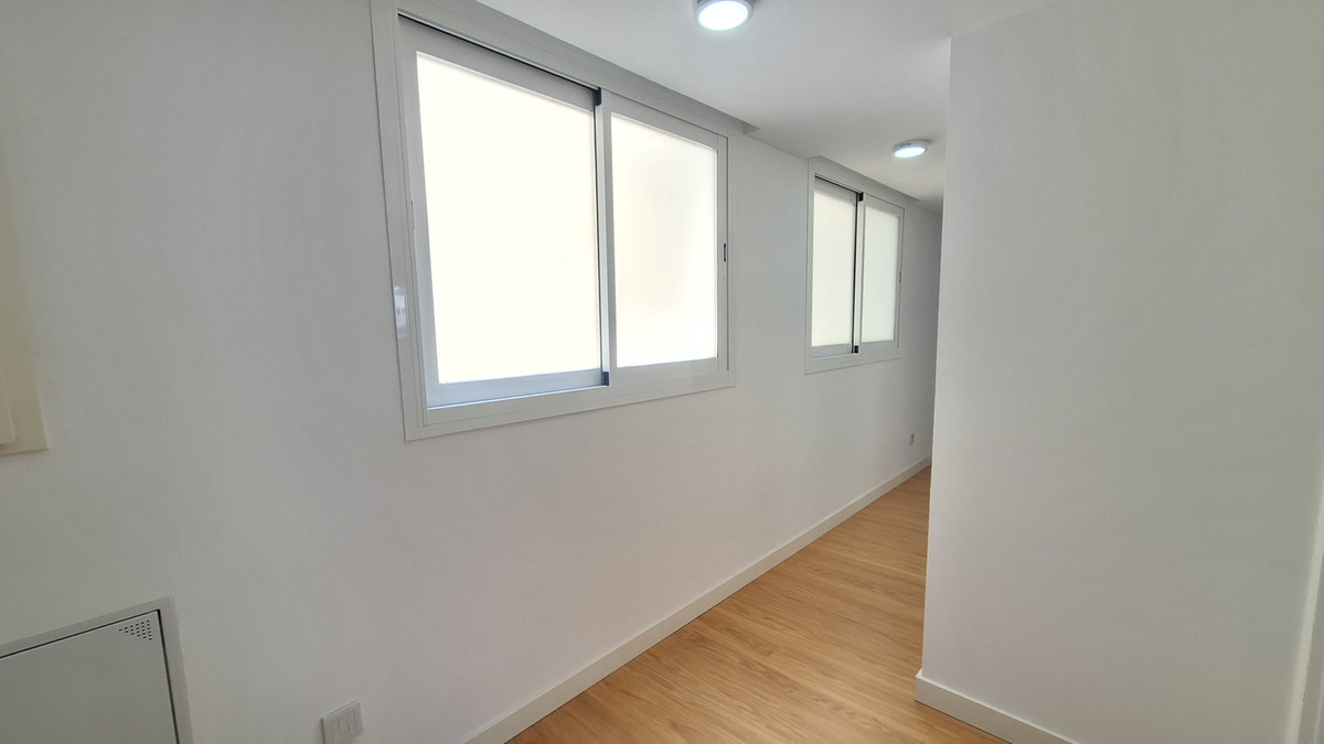3 Bed Apartment for sale in Estepona Costa Del Sol, Málaga, Spain