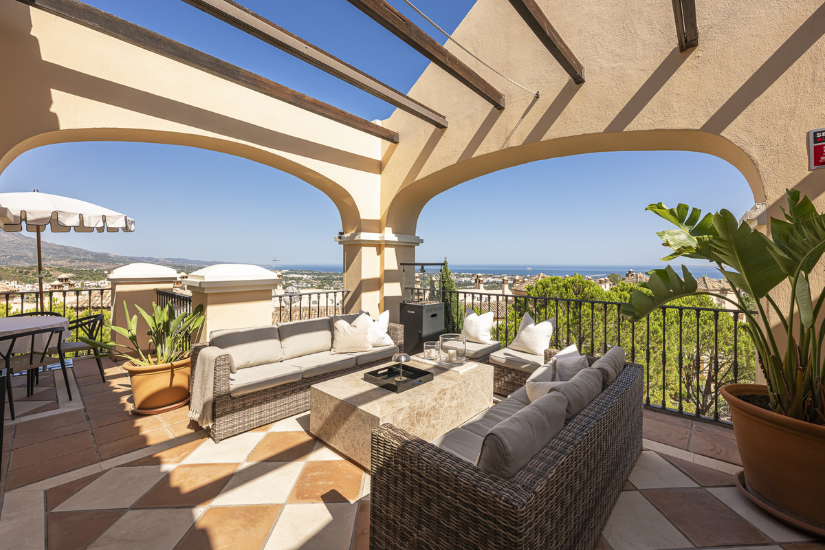 3 Bed Apartment for sale in La Quinta Costa Del Sol, Málaga, Spain