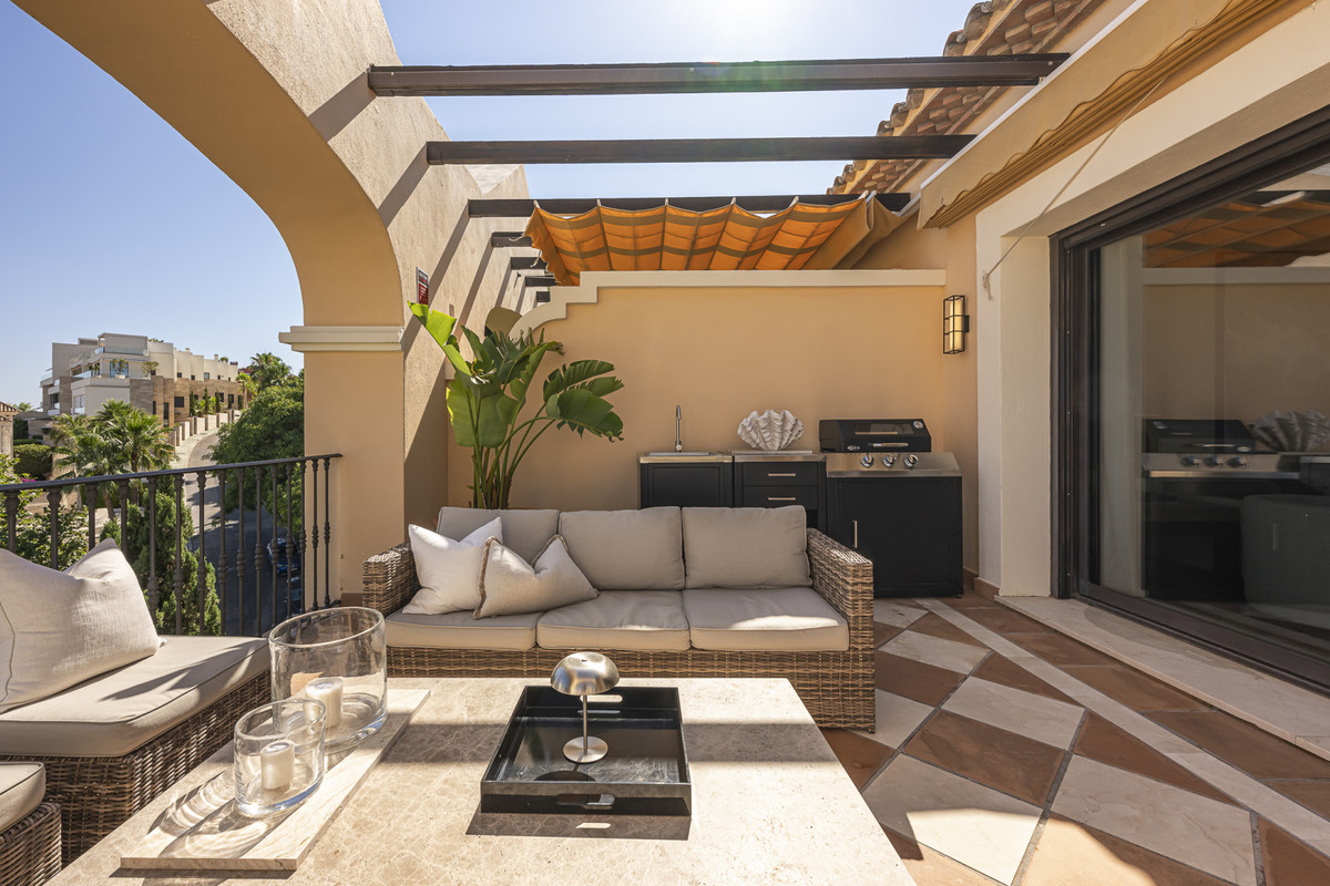 3 Bed Apartment for sale in La Quinta Costa Del Sol, Málaga, Spain