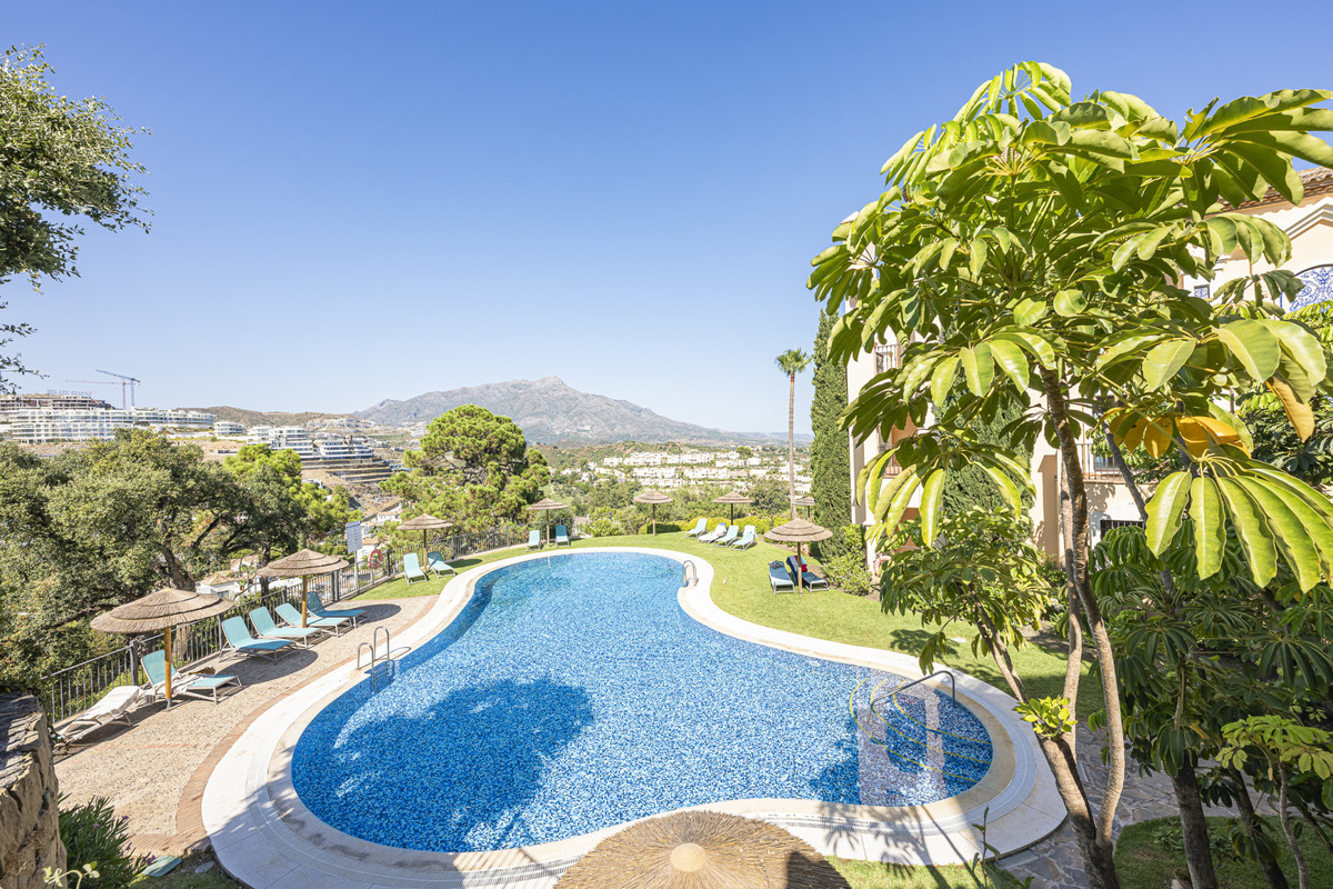 3 Bed Apartment for sale in La Quinta Costa Del Sol, Málaga, Spain