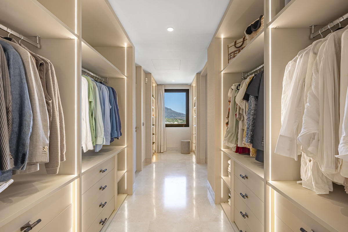 3 Bed Apartment for sale in La Quinta Costa Del Sol, Málaga, Spain