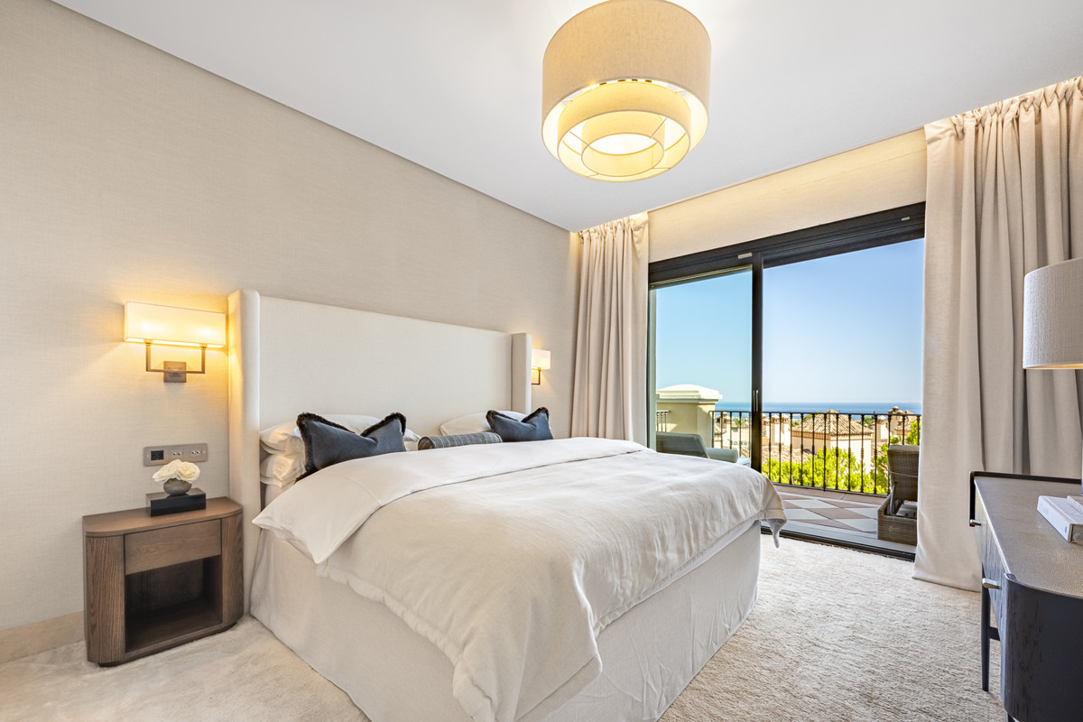 3 Bed Apartment for sale in La Quinta Costa Del Sol, Málaga, Spain