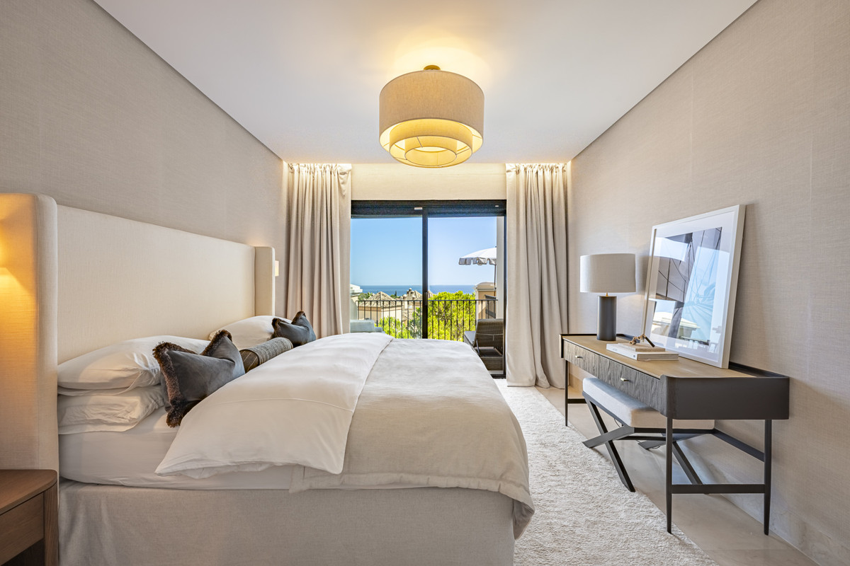 3 Bed Apartment for sale in La Quinta Costa Del Sol, Málaga, Spain