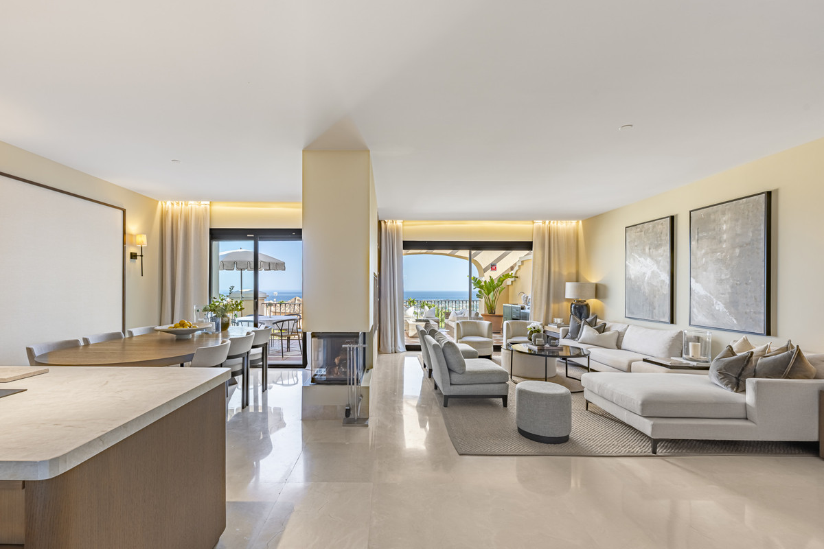 3 Bed Apartment for sale in La Quinta Costa Del Sol, Málaga, Spain