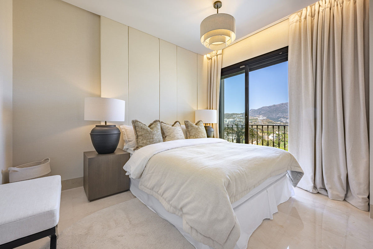 3 Bed Apartment for sale in La Quinta Costa Del Sol, Málaga, Spain