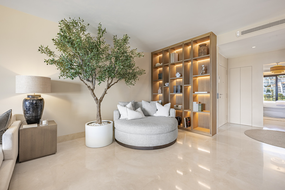 3 Bed Apartment for sale in La Quinta Costa Del Sol, Málaga, Spain