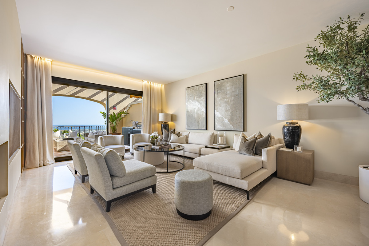 3 Bed Apartment for sale in La Quinta Costa Del Sol, Málaga, Spain