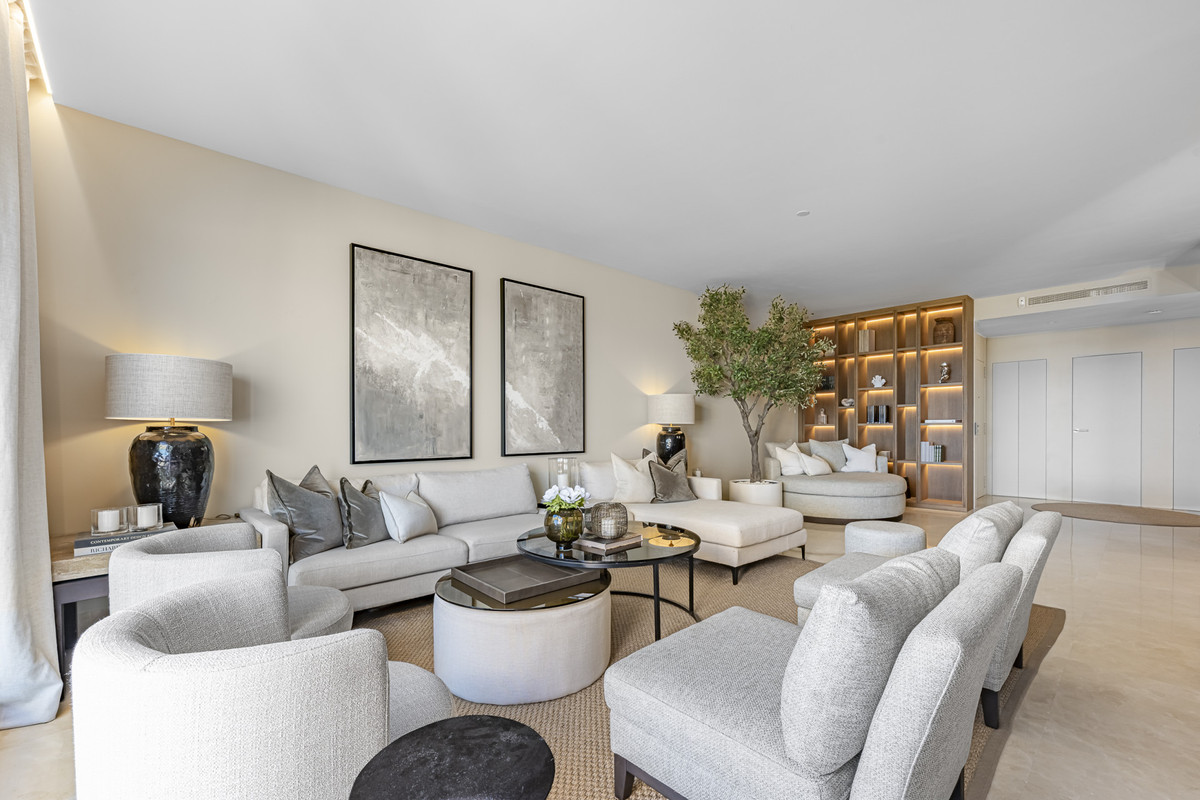 3 Bed Apartment for sale in La Quinta Costa Del Sol, Málaga, Spain