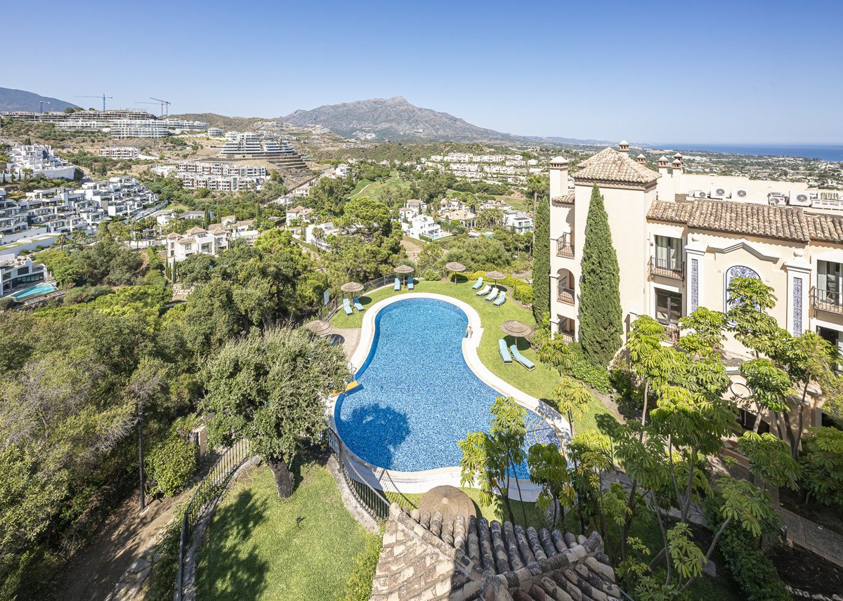 3 Bed Apartment for sale in La Quinta Costa Del Sol, Málaga, Spain