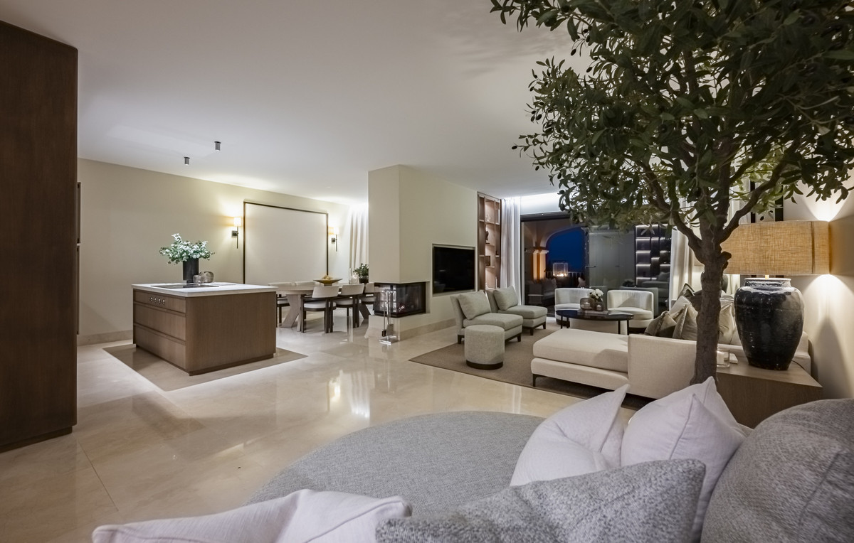 3 Bed Apartment for sale in La Quinta Costa Del Sol, Málaga, Spain
