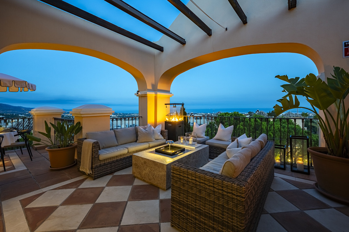 3 Bed Apartment for sale in La Quinta Costa Del Sol, Málaga, Spain