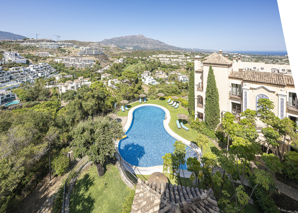 3 Bed Apartment for sale in La Quinta Costa Del Sol, Málaga, Spain