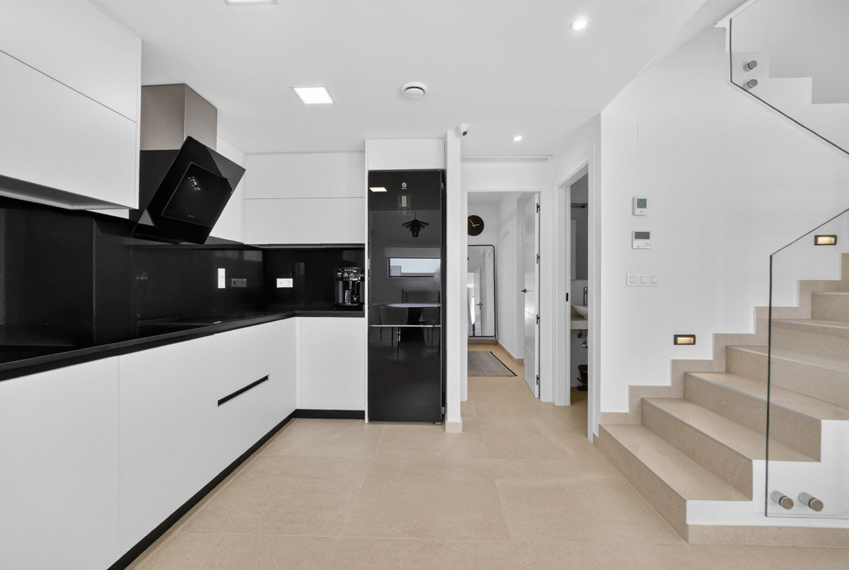 3 Bed Townhouse for sale in Urbanización El Raso Costa Blanca, Alicante, Spain