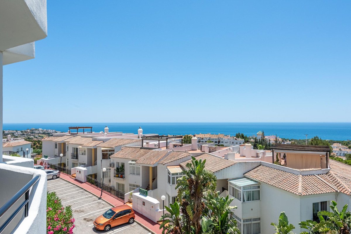 2 Bed Apartment for sale in Calahonda Costa Del Sol, Málaga, Spain