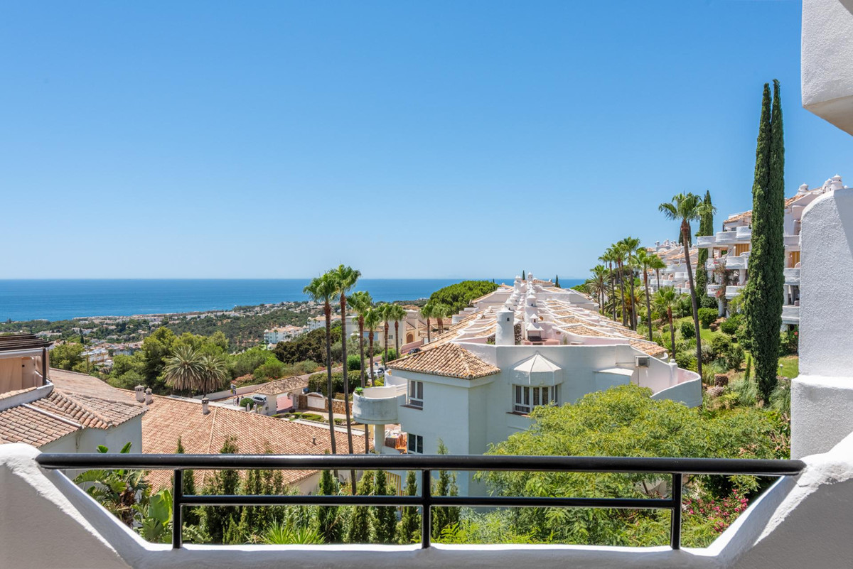 2 Bed Apartment for sale in Calahonda Costa Del Sol, Málaga, Spain